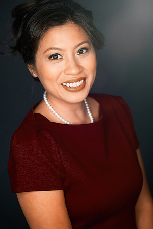 photo shoot with beautiful make overs including headshots and beauty & glamour images
