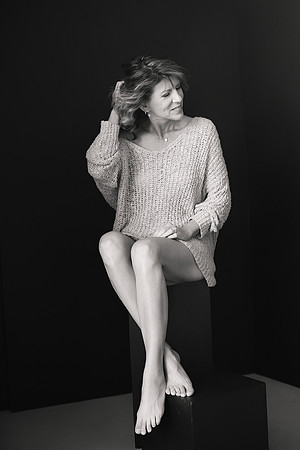 3C8A6953--EV_BW