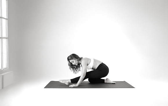 3C8A0681_YogaStudio_BW-1