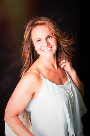 @monicahahnphotography @fenceography