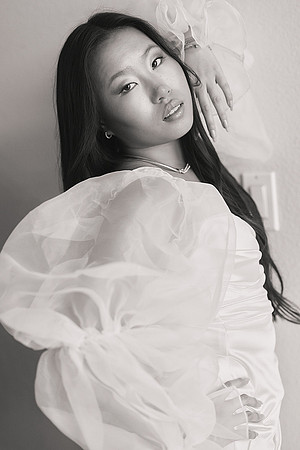 3C8A8374--EV_BW_Cro