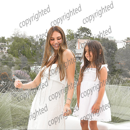 3C8A0401_SQ