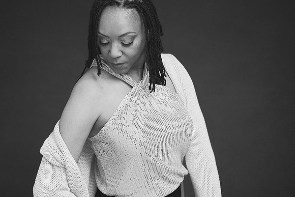 3C8A7923-EV_BW_Cro 2