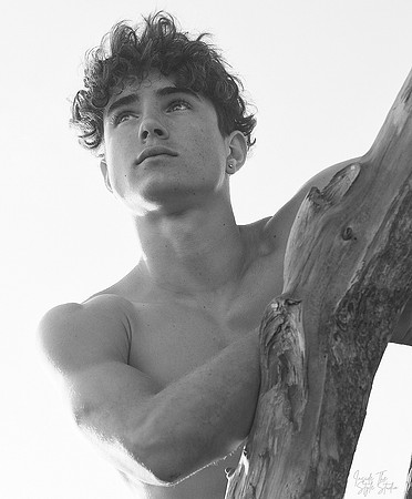 3C8A7498_BW_RET_crop 2