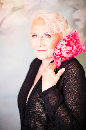 Posing, Poses, "how to pose", "how to smile", "how to model","glamour shots", "glamour parties", "photo booth", "glamour photographer", "glamour photography", "beauty photographer", "beauty photograph