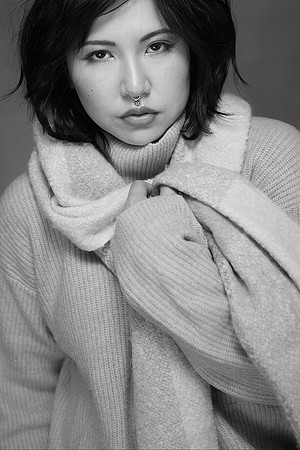 3C8A2135-EV_BW_Cro