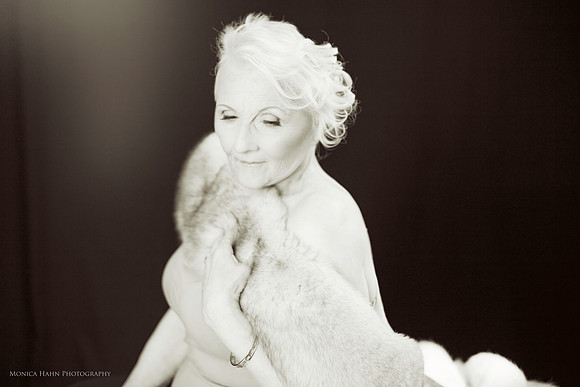 Posing, Poses, "how to pose", "how to smile", "how to model","glamour shots", "glamour parties", "photo booth", "glamour photographer", "glamour photography", "beauty photographer", "beauty photograph