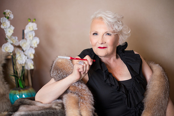Posing, Poses, "how to pose", "how to smile", "how to model","glamour shots", "glamour parties", "photo booth", "glamour photographer", "glamour photography", "beauty photographer", "beauty photograph