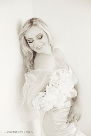 "monica Hahn Photography", "monica hahn", "senior Photos",  "Senior Pictures", "chidren's photographer", "family photography", "glamour shots", "glamour parties", "photo booth", "glamour photographer"