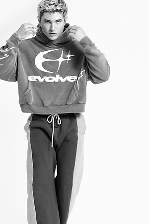 3C8A1510--EV_BW_Cro