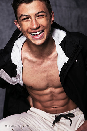 Copyright: MonicaHahnPhotography.com & FenceOgraphy.com