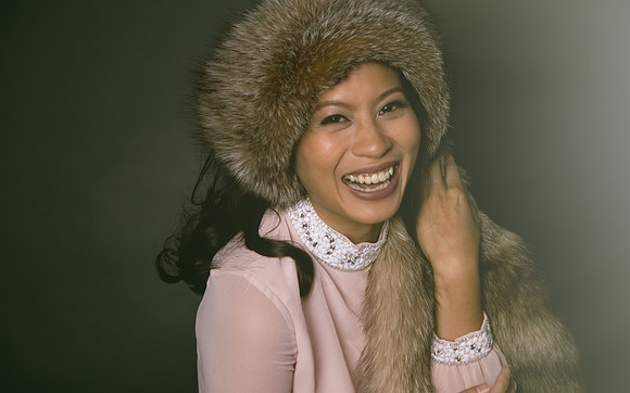 photo shoot with beautiful make overs including headshots and beauty & glamour images