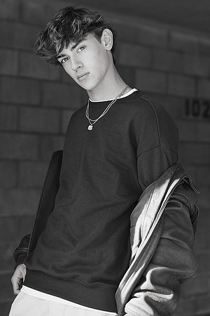 3C8A7117--EV_Cro_BW