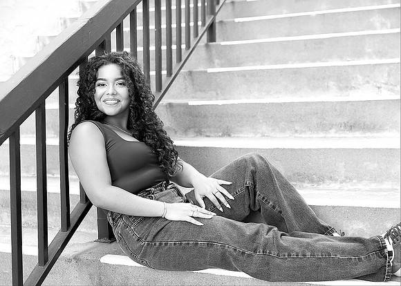 3C8A1285-EV_BW