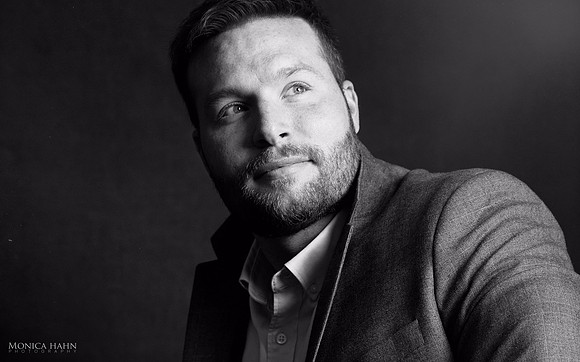 Head shots for business and personal branding by fashion and beauty photographer Monica Hahn.  Up your image, make the right statement and start experiencing the feedback you want with the right sorts