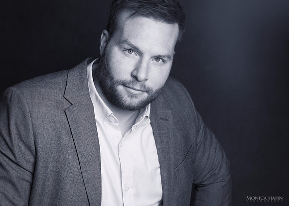 Head shots for business and personal branding by fashion and beauty photographer Monica Hahn.  Up your image, make the right statement and start experiencing the feedback you want with the right sorts