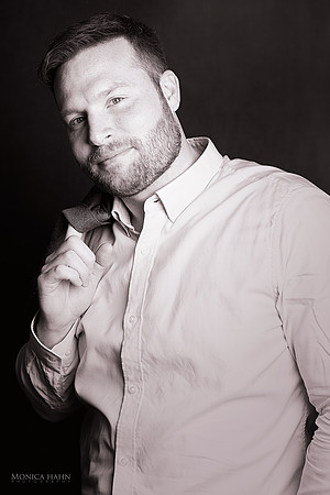 Head shots for business and personal branding by fashion and beauty photographer Monica Hahn.  Up your image, make the right statement and start experiencing the feedback you want with the right sorts
