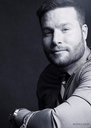Head shots for business and personal branding by fashion and beauty photographer Monica Hahn.  Up your image, make the right statement and start experiencing the feedback you want with the right sorts