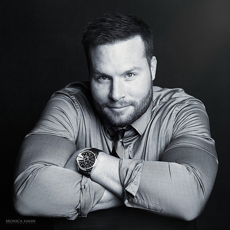 Head shots for business and personal branding by fashion and beauty photographer Monica Hahn.  Up your image, make the right statement and start experiencing the feedback you want with the right sorts