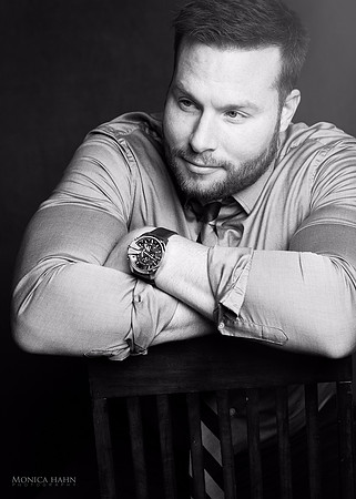 Head shots for business and personal branding by fashion and beauty photographer Monica Hahn.  Up your image, make the right statement and start experiencing the feedback you want with the right sorts