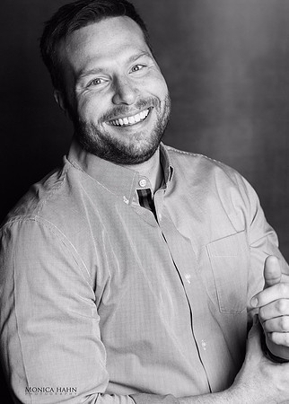 Head shots for business and personal branding by fashion and beauty photographer Monica Hahn.  Up your image, make the right statement and start experiencing the feedback you want with the right sorts