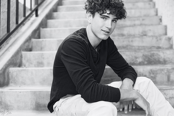 3C8A6900_BW_Crop