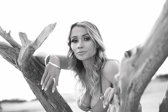 3C8A7072_BW