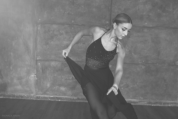 3C8A7952-bw FADE