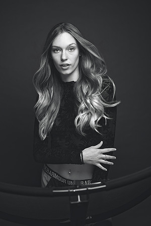 3C8A1498_BW_Fade_RETEV