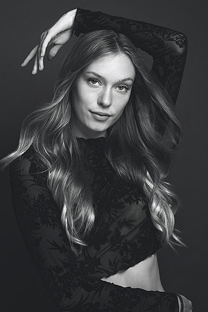 3C8A1504_BW_Fade_RETEV
