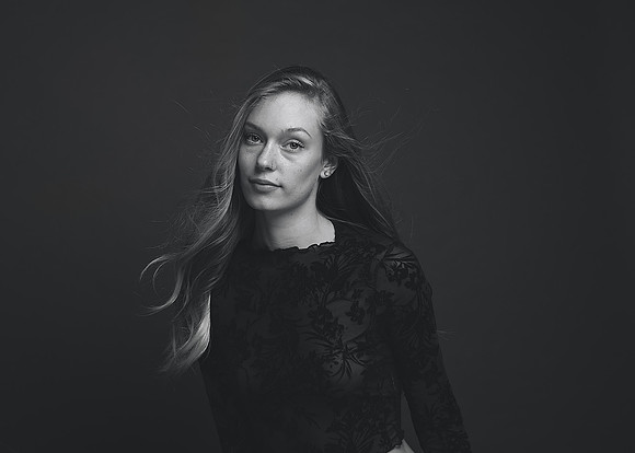 3C8A1552_BW_Fade
