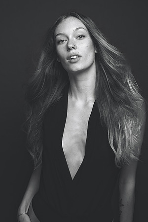 3C8A1627_BW_FADE_RETEV