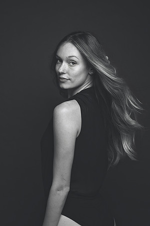 3C8A1643_BW_FADE_RETEV