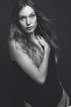 3C8A1683_BW_FADE_RETEV