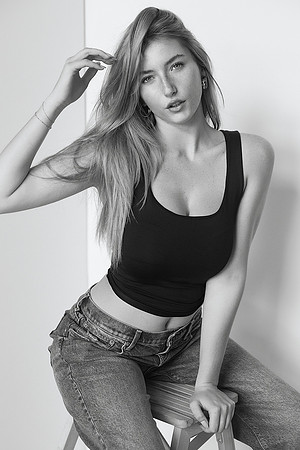 3C8A1750_BW_Cro--EV