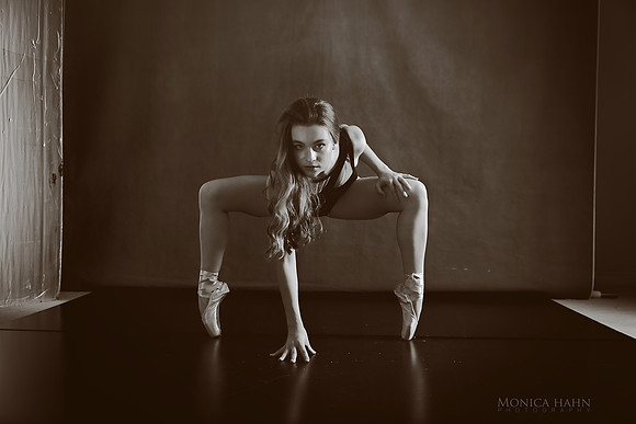 IMG_2030_bw-1574705300300