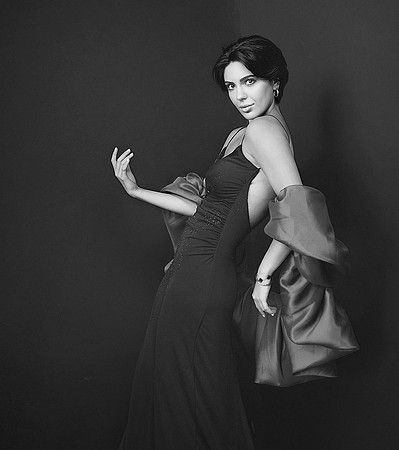 3C8A1408--EV_BW_Cro 2