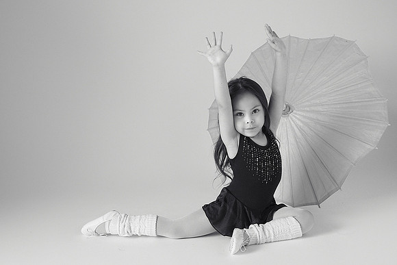 3C8A0124_V2--EV_BW_Cro