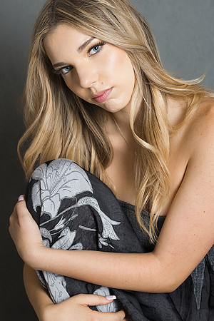 inside the style studio, monica hahn photography, modeling photography, model portfolio, model photographer, fashion photographer, female model