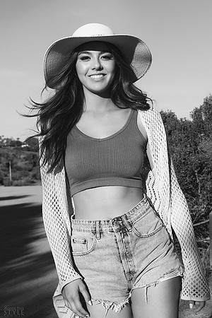 3C8A7596_BW