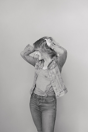 3C8A2319--EV_BW