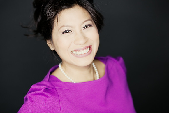 photo shoot with beautiful make overs including headshots and beauty & glamour images