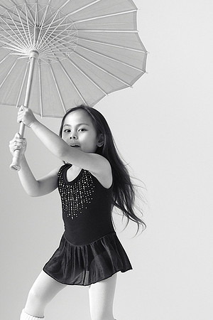 3C8A0018_V2--EV_BW_Cro