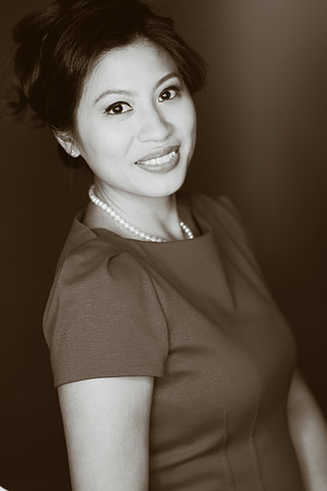 photo shoot with beautiful make overs including headshots and beauty & glamour images